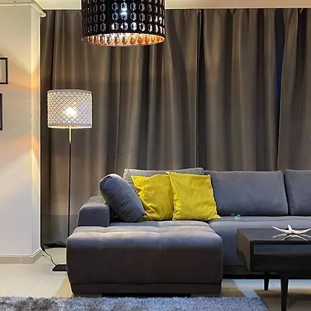 Lägenhet Happiness By Nicole Jutka, Visual Artist