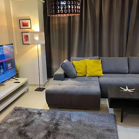 Happiness By Nicole Jutka, Visual Artist Lägenhet