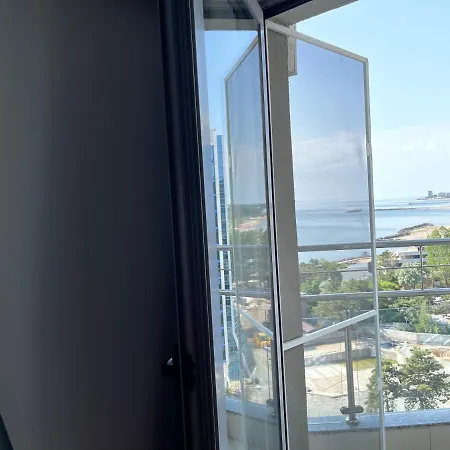 Lägenhet Happiness By Nicole Jutka, Visual Artist *