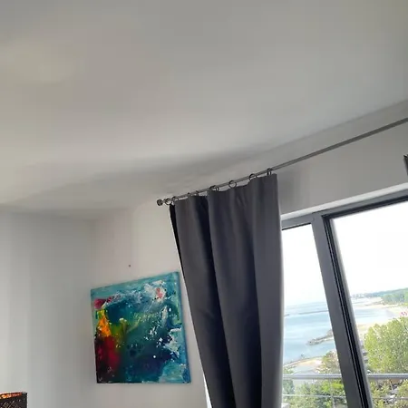 Happiness By Nicole Jutka, Visual Artist Appartement