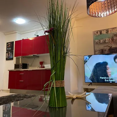 Happiness By Nicole Jutka, Visual Artist Lägenhet *