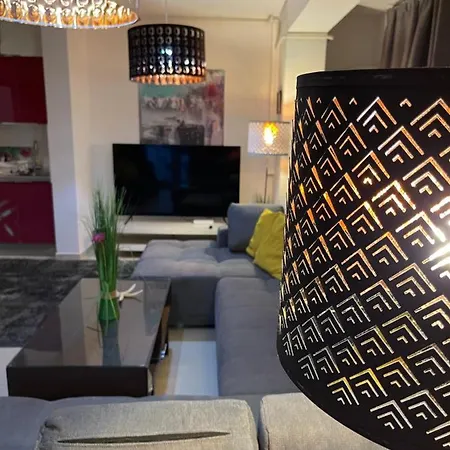 Lägenhet Happiness By Nicole Jutka, Visual Artist *