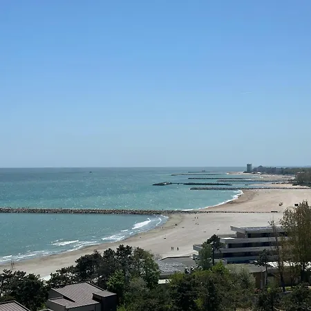 Lägenhet Happiness By Nicole Jutka, Visual Artist