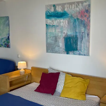 شقة Happiness By Nicole Jutka, Visual Artist