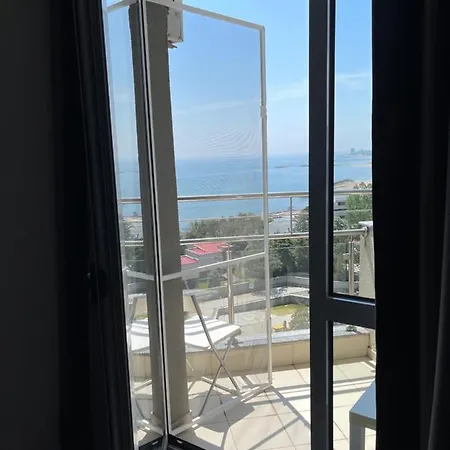 Happiness By Nicole Jutka, Visual Artist أوليمبْ