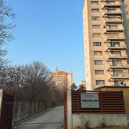 شقة Happiness By Nicole Jutka, Visual Artist *