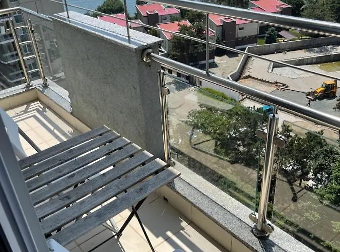 Apartamento Happiness By Nicole Jutka, Visual Artist Olimp