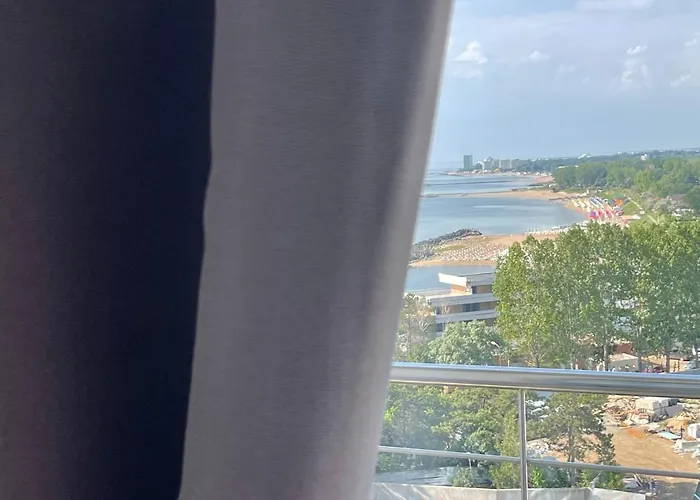 Apartament Happiness By Nicole Jutka, Visual Artist Olimp